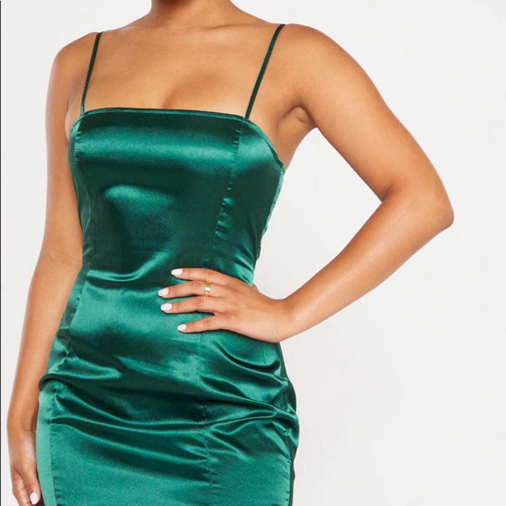 PrettyLittleThing. Petite Emerald Green Bodycon Mini Dress